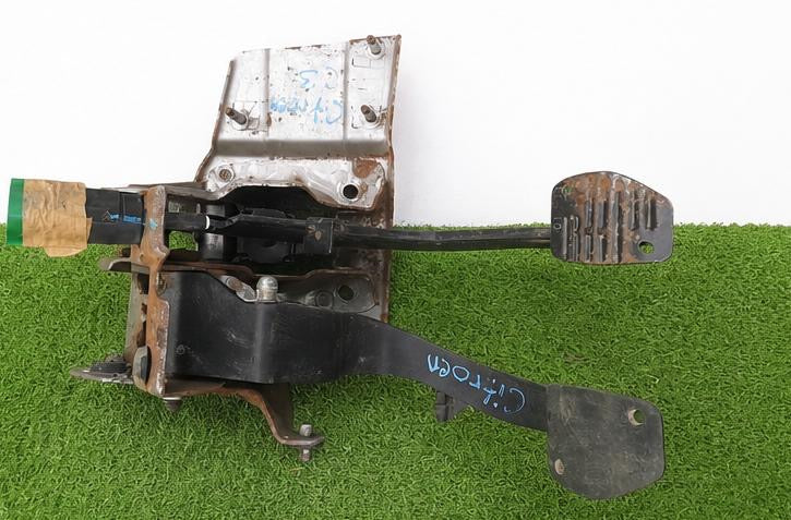 Pedaleras de embriague y freno citroen c3