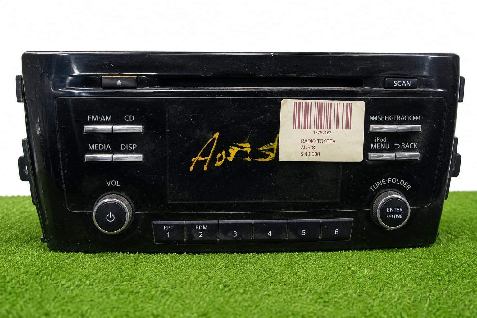 Radio toyota  auris usada +iva