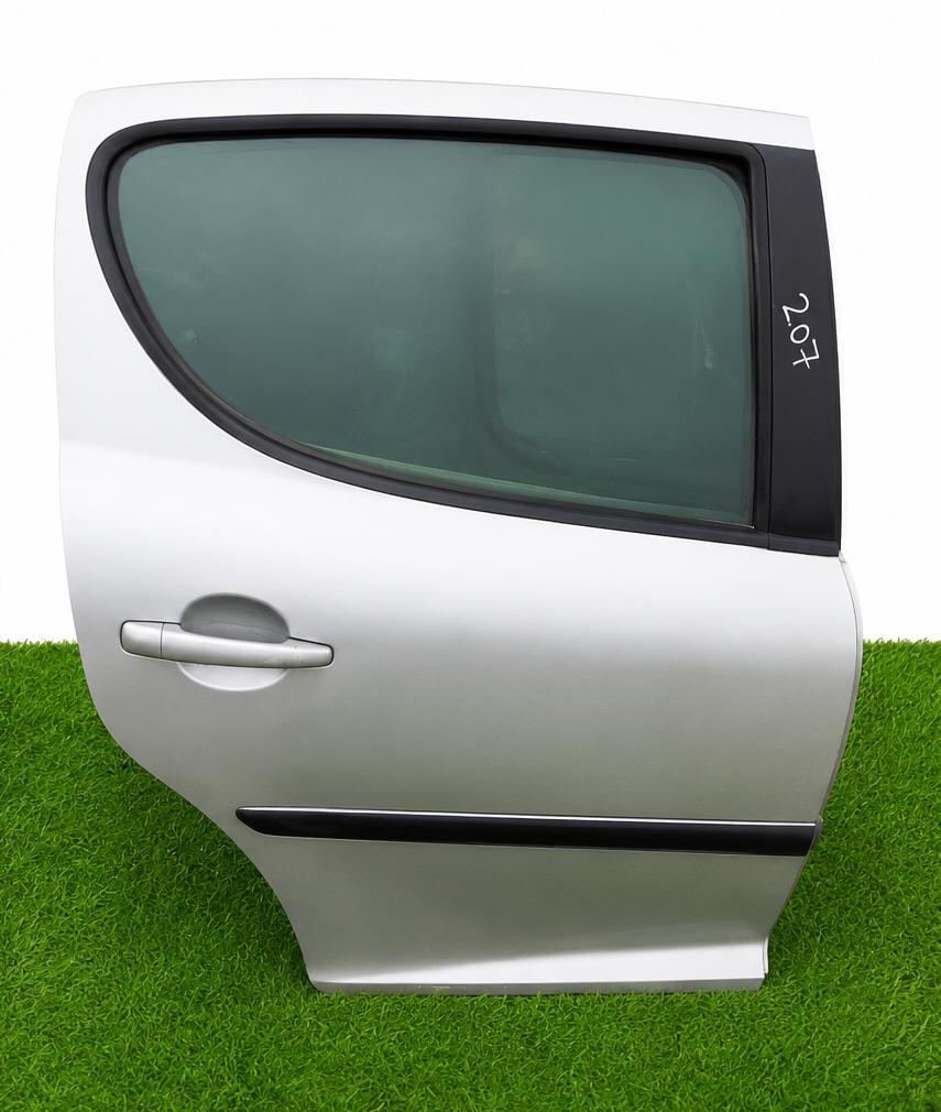 Puerta trasera derecha peugeot 207 usada + iva